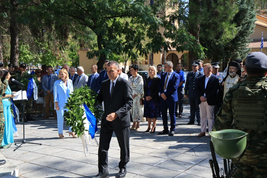 Τιμήθηκε η απελευθέρωση της Λάρισας από τον τουρκικό ζυγό Τιμήθηκε η απελευθέρωση της Λάρισας από τον τουρκικό ζυγό