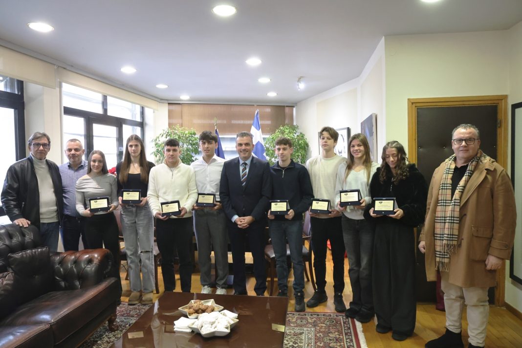 Νεαρούς αθλητές και αθλήτριες του ΝΟΛ βράβευσε ο Δήμαρχος Λαρισαίων Νεαρούς αθλητές και αθλήτριες του ΝΟΛ βράβευσε ο Δήμαρχος Λαρισαίων