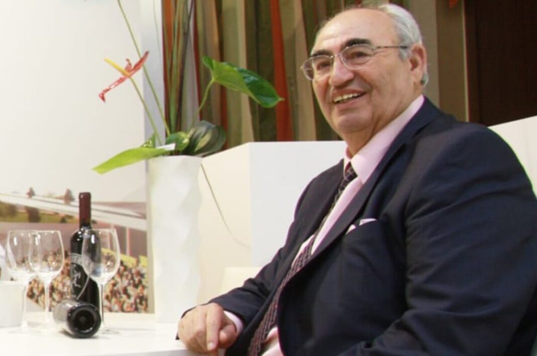 ΠΑΕ ΑΕΛ: 16 χρόνια από τον θάνατο του Στέλιου Καντώνια ΠΑΕ ΑΕΛ: 16 χρόνια από τον θάνατο του Στέλιου Καντώνια